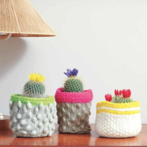 HOW TO KNIT by MOLLIE MAKES