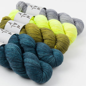 WESTKNITS KIT - GLISTENING PEBBLES