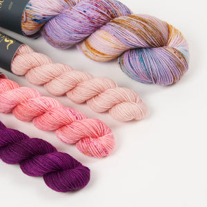 EMBOSSED JACQUARD SOCKS - INSIGHT SPELL