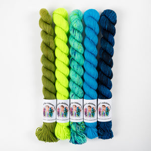 Twisted Ambitions WESTKNITS KIT - PEAR MINIS blue green Westknits Kits