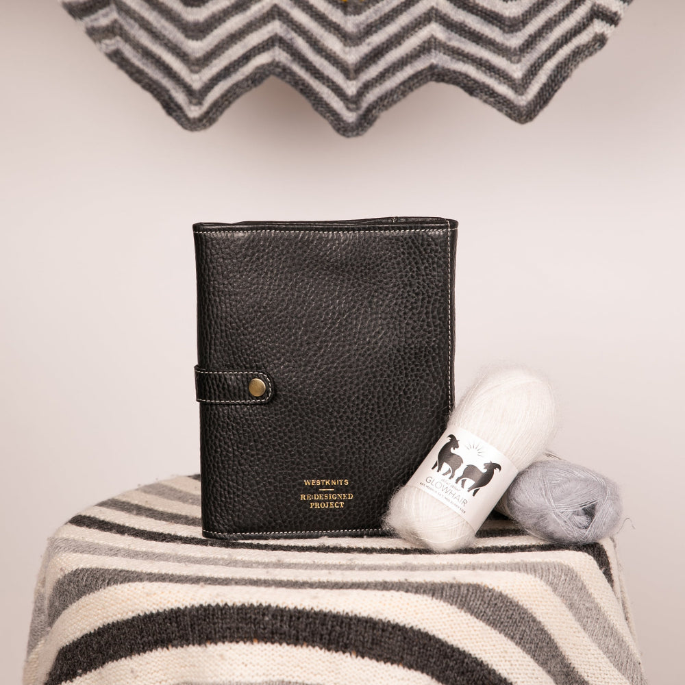 PROJECT 14 - BLACK PEBBLE - LARGE NEEDLE CASE