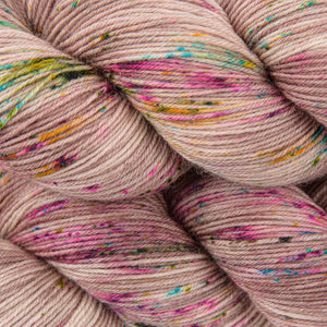 OLIVIA BFL - SCATTERED PETALS