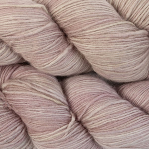 SINGLE MERINO - BITING LIPS FOR 2 MINUTES