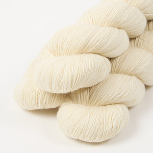 SYSLERIGET SINGLES - UNDYED
