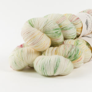 SINGLE MERINO - PETALS FALLING HERE AND THERE