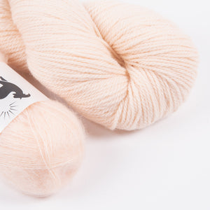 WHITE PEACH MOHAIR MATCH DK