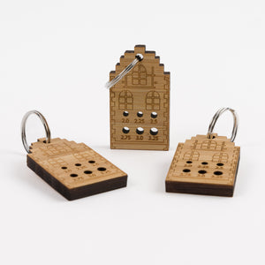 SMALL AMSTERDAM HOUSE NEEDLE GAUGE