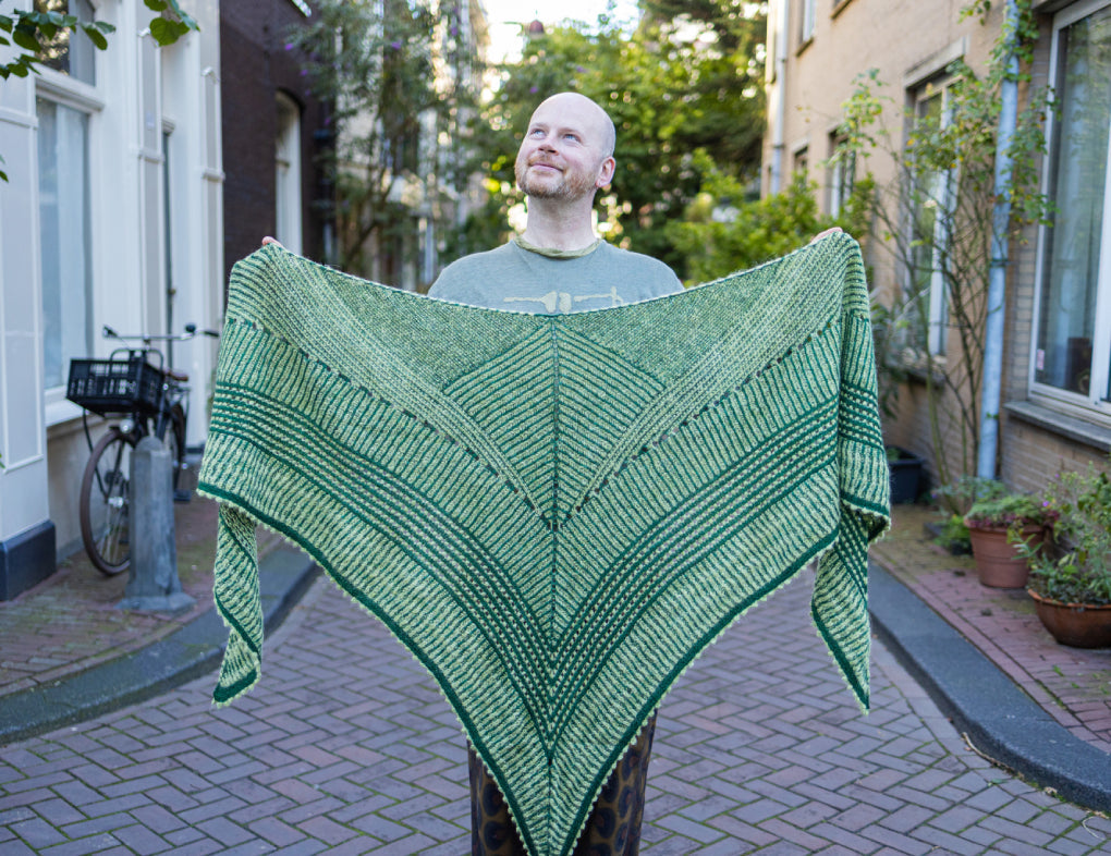 HUSAFELL SHAWL