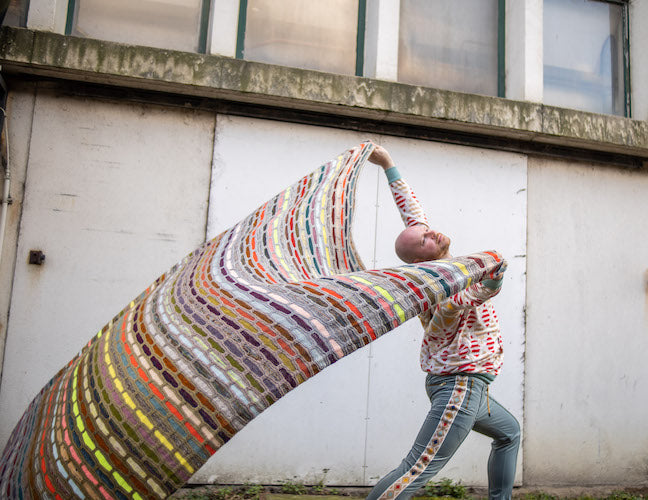 PAINTING BRICKS BLANKET