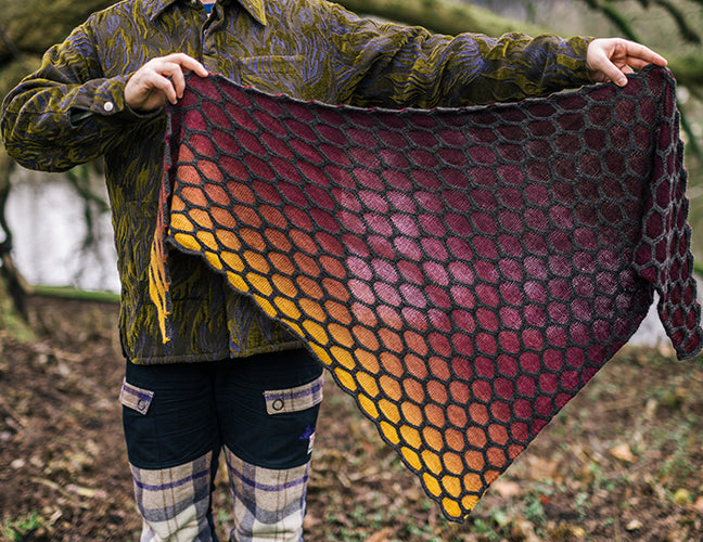 PAINTING HONEYCOMBS SHAWL BIG HONEYCOMBS