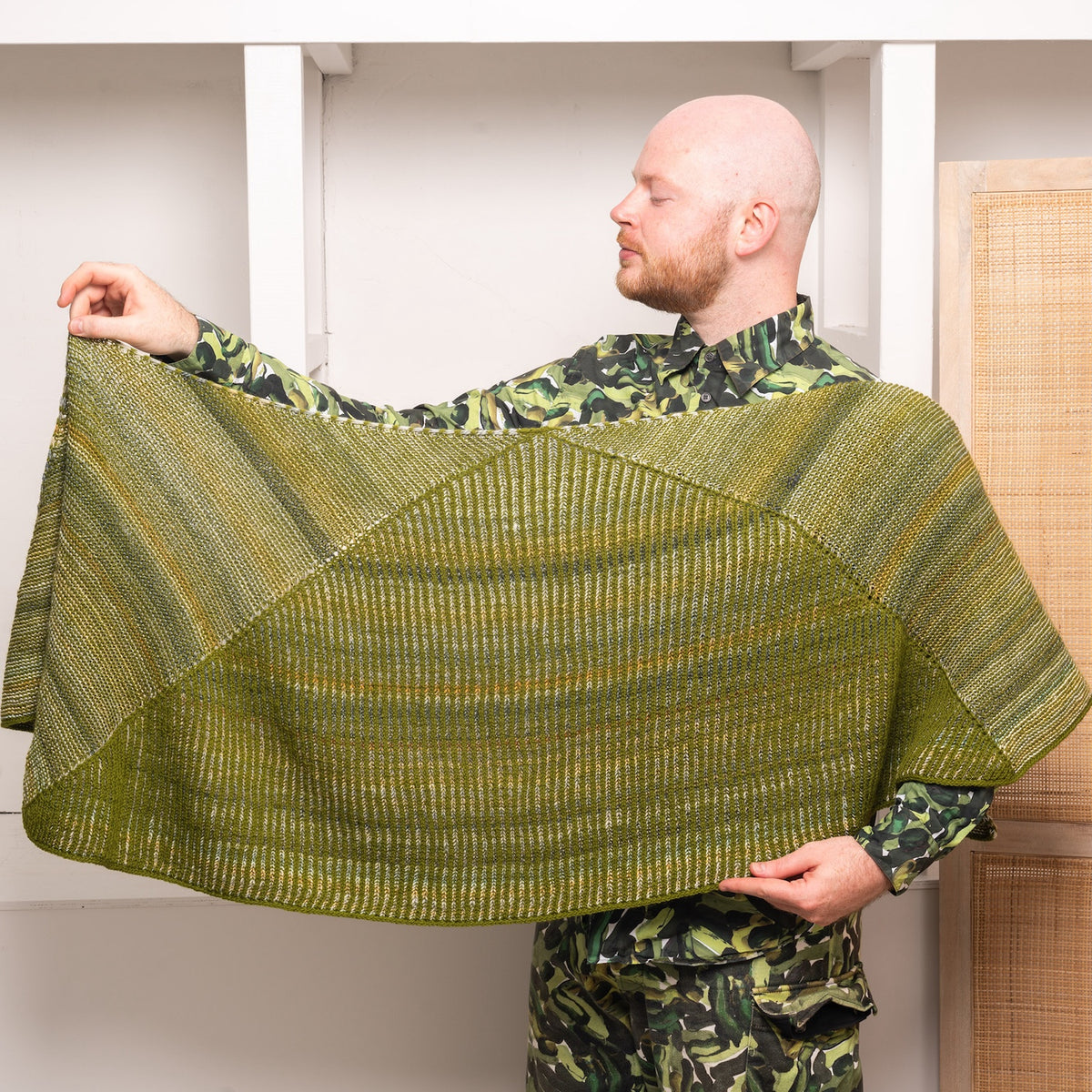 Briogarter Split Shawl