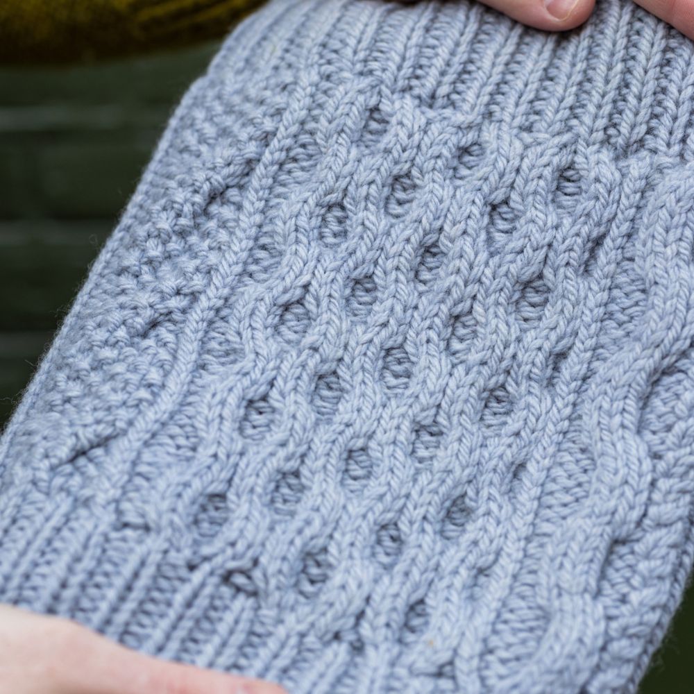 WESTKNITS SAMPLE - CABLAGE COWL