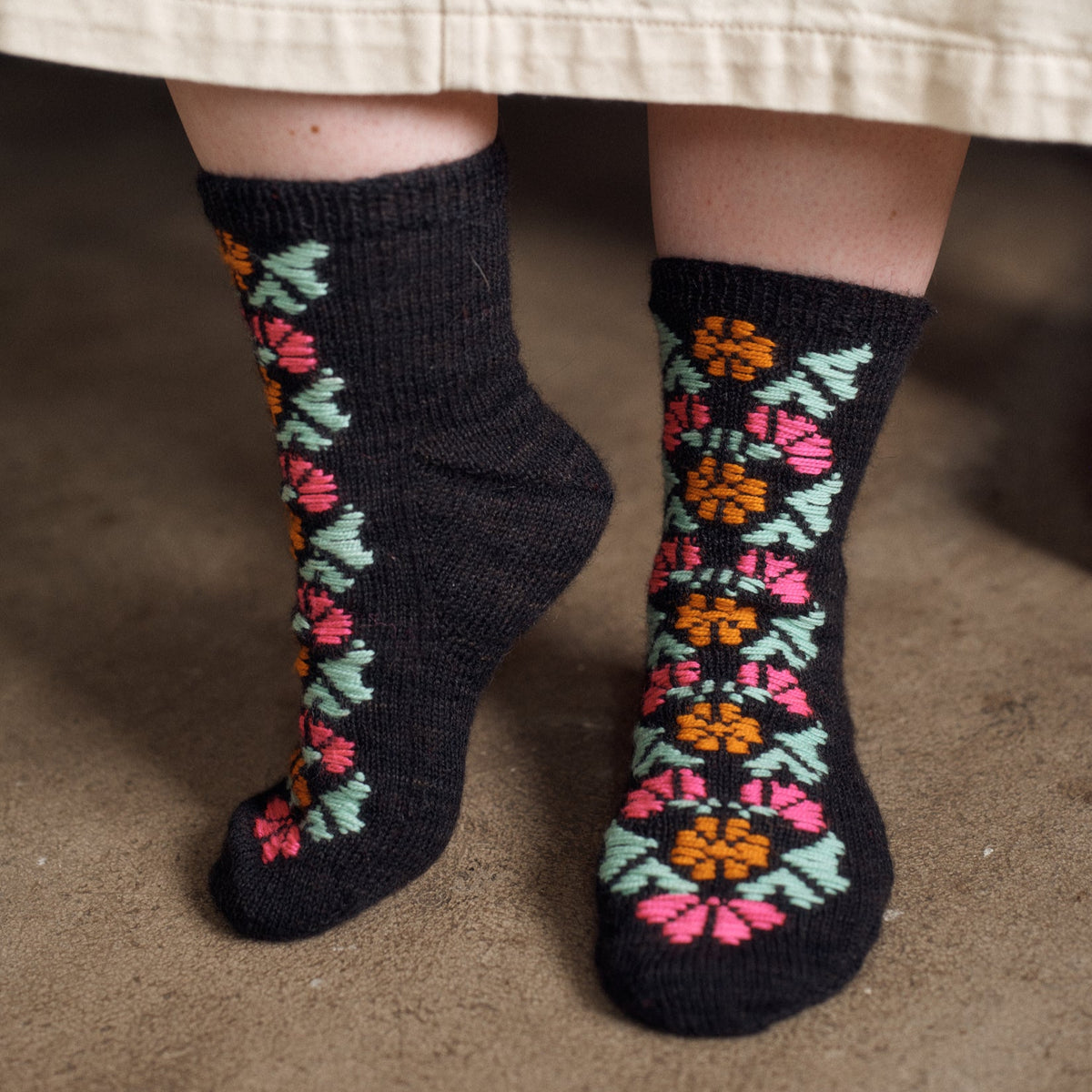KINDRED KNITS: PATTERNS FROM MY ESTONIAN FAMILY ARCHIVES by ALEKS BYRD