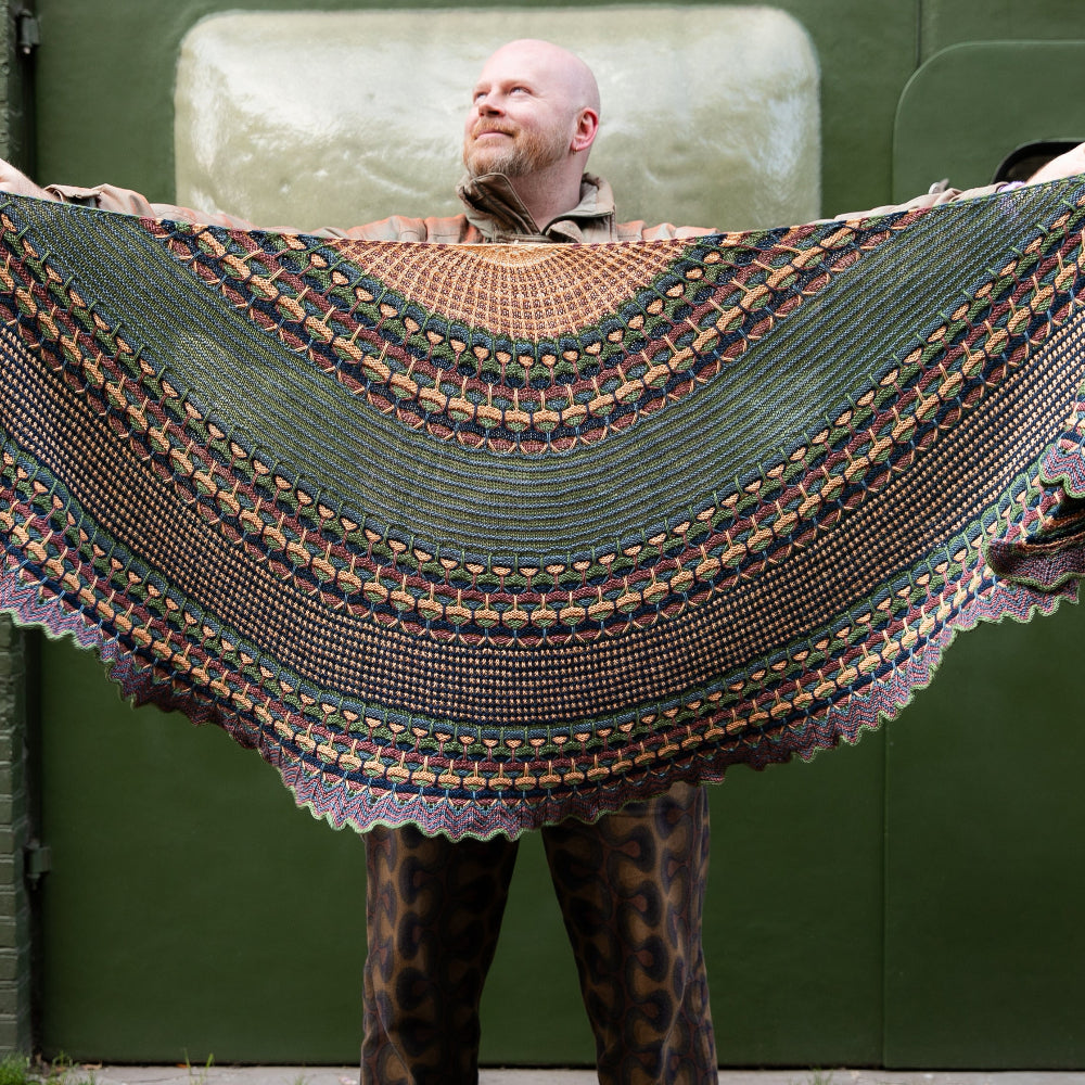 Fabulous Westknits Kits AURORA CABIN SHAWL Fingering Westknits Kits