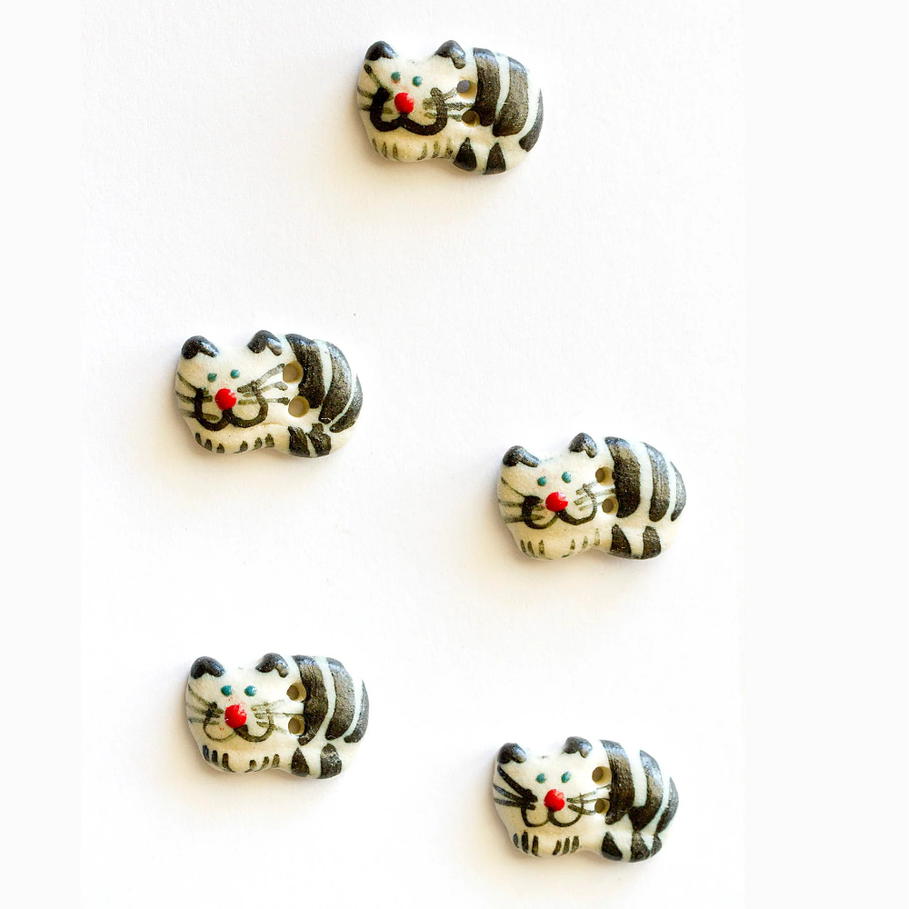 B&amp;W CURLED UP CAT BUTTONS