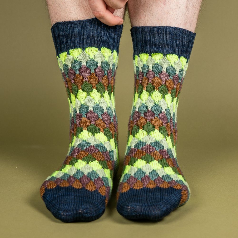 BALLOON FESTIVAL SOCKS PATTERN
