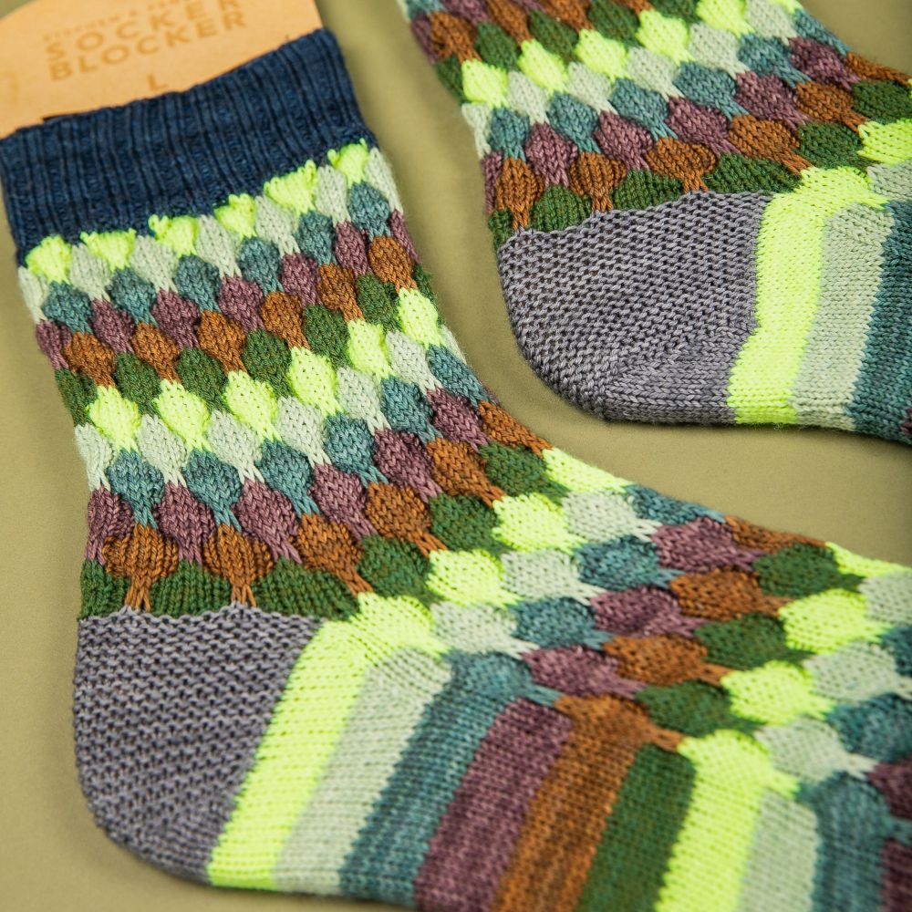 BALLOON FESTIVAL SOCKS PATTERN
