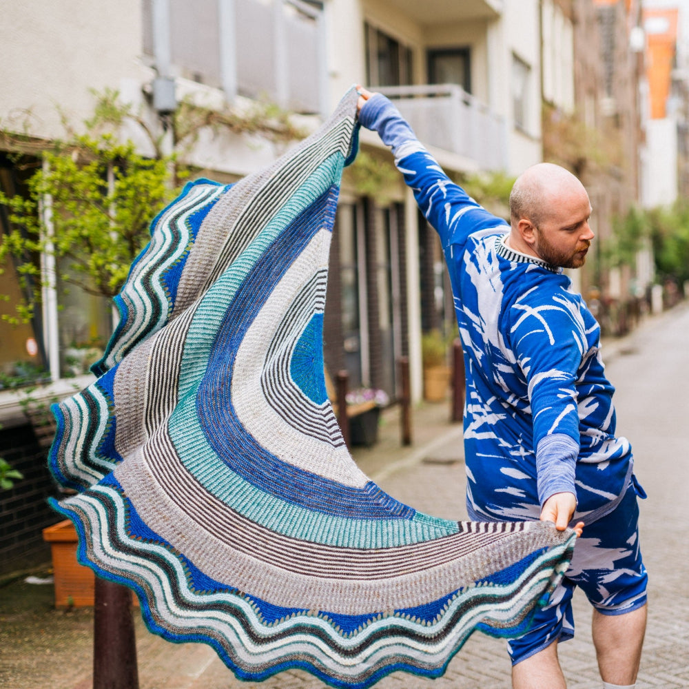 WESTKNITS NO. 8 SEVEN-COLOR CONTRAST SHAWLS