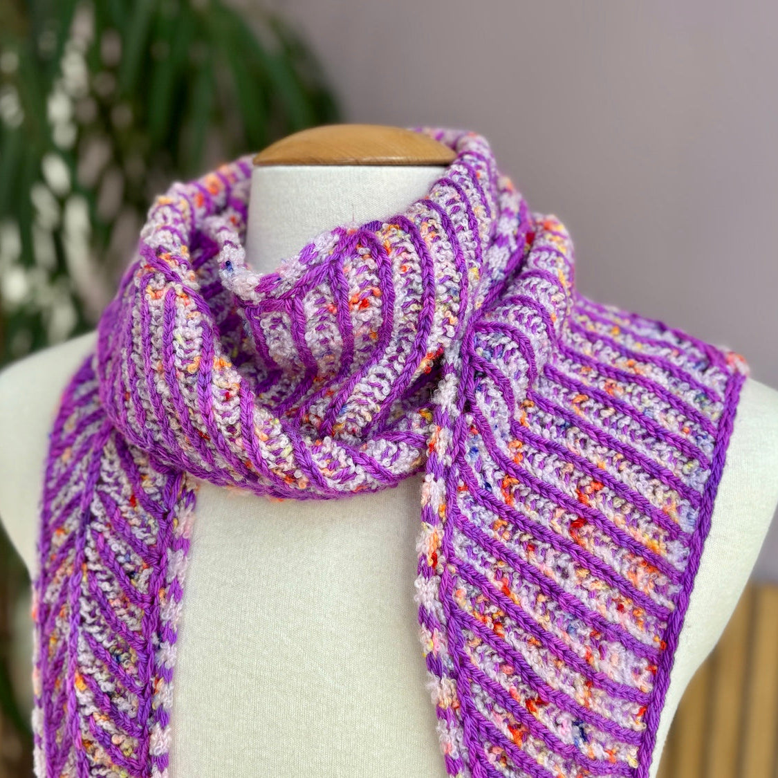 Briochevron Scarflet