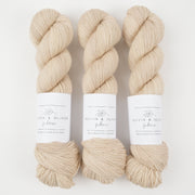 Olivia & Oliver OLIVIA BFL - COTTON BFL Wool Blue Faced Leicester Fingering white beige Yarn