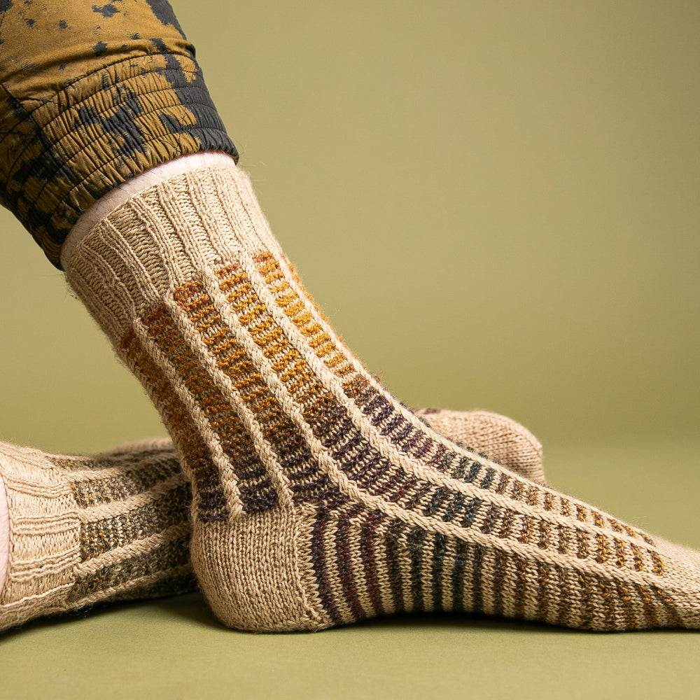 CABLED COLUMN SOCKS PATTERN