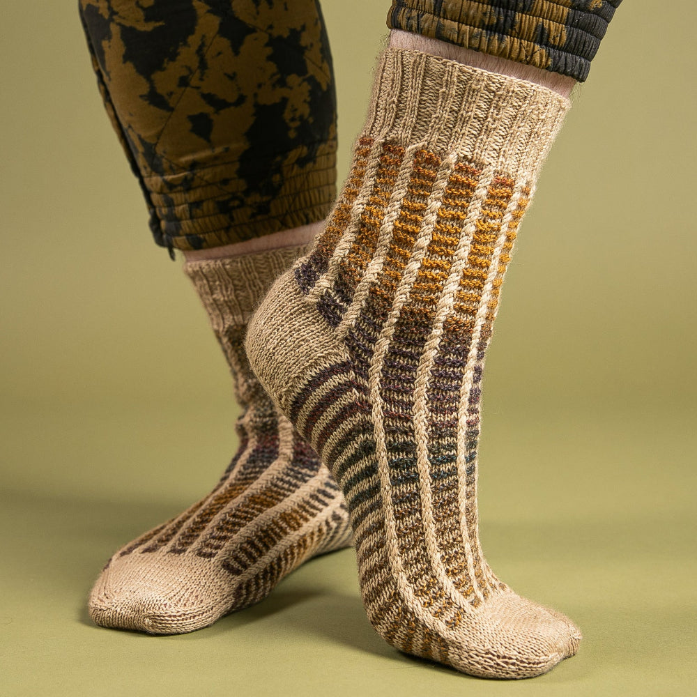CABLED COLUMN SOCKS PATTERN
