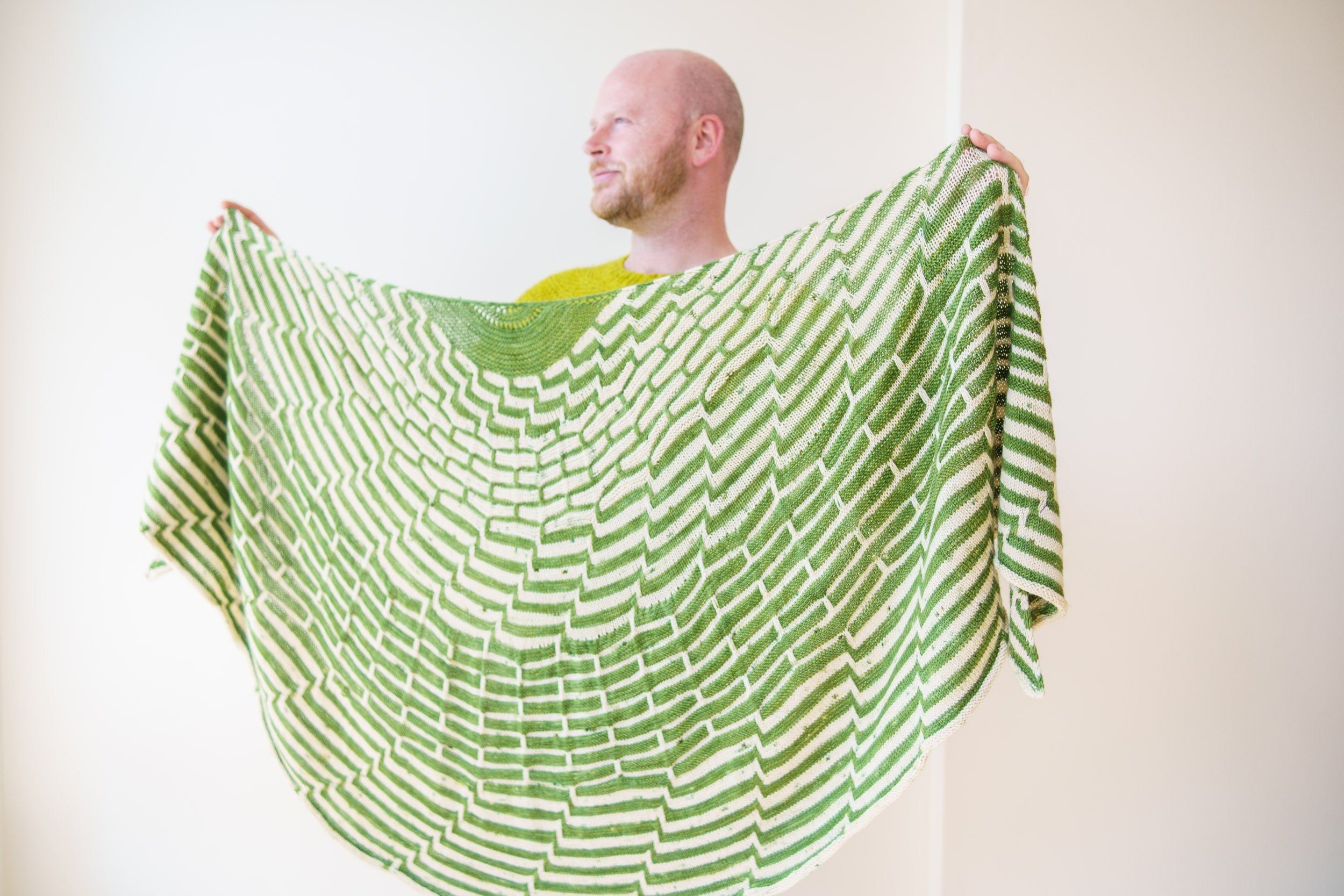 CONTRAST BLAST SHAWL PATTERN