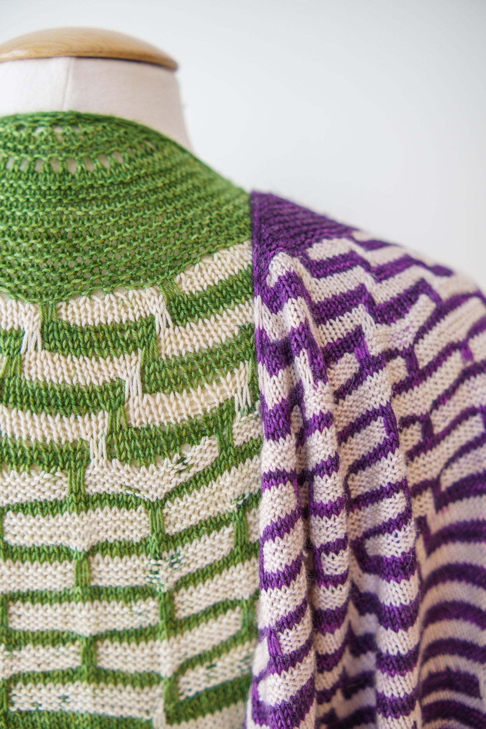 CONTRAST BLAST SHAWL PATTERN