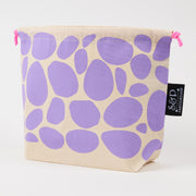 This image shows a Drawstring Bag from the brand LOVE IT with a lilac pebbles design. 