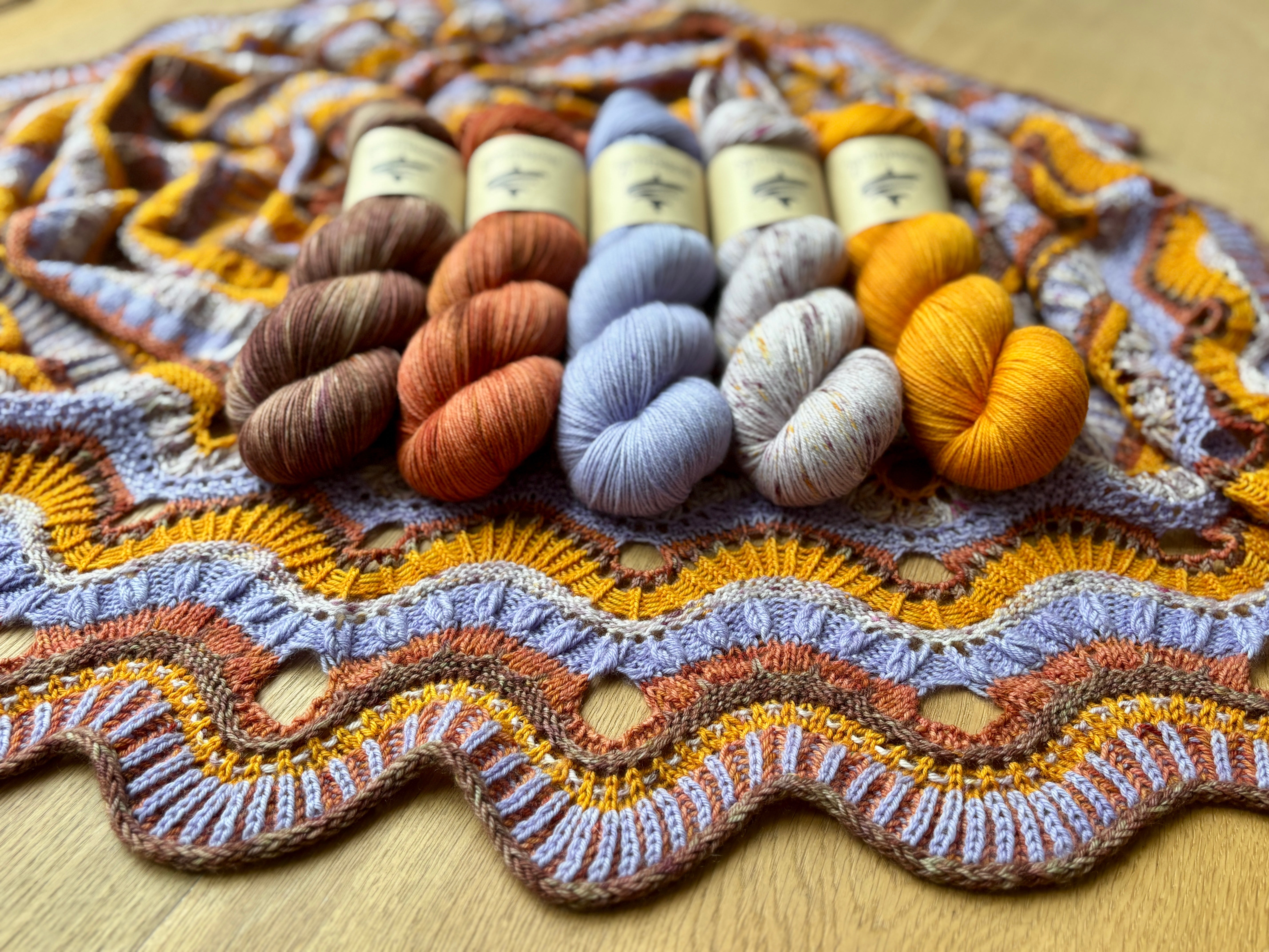 DELECTABLE COLLECTIBLE SHAWL PATTERN