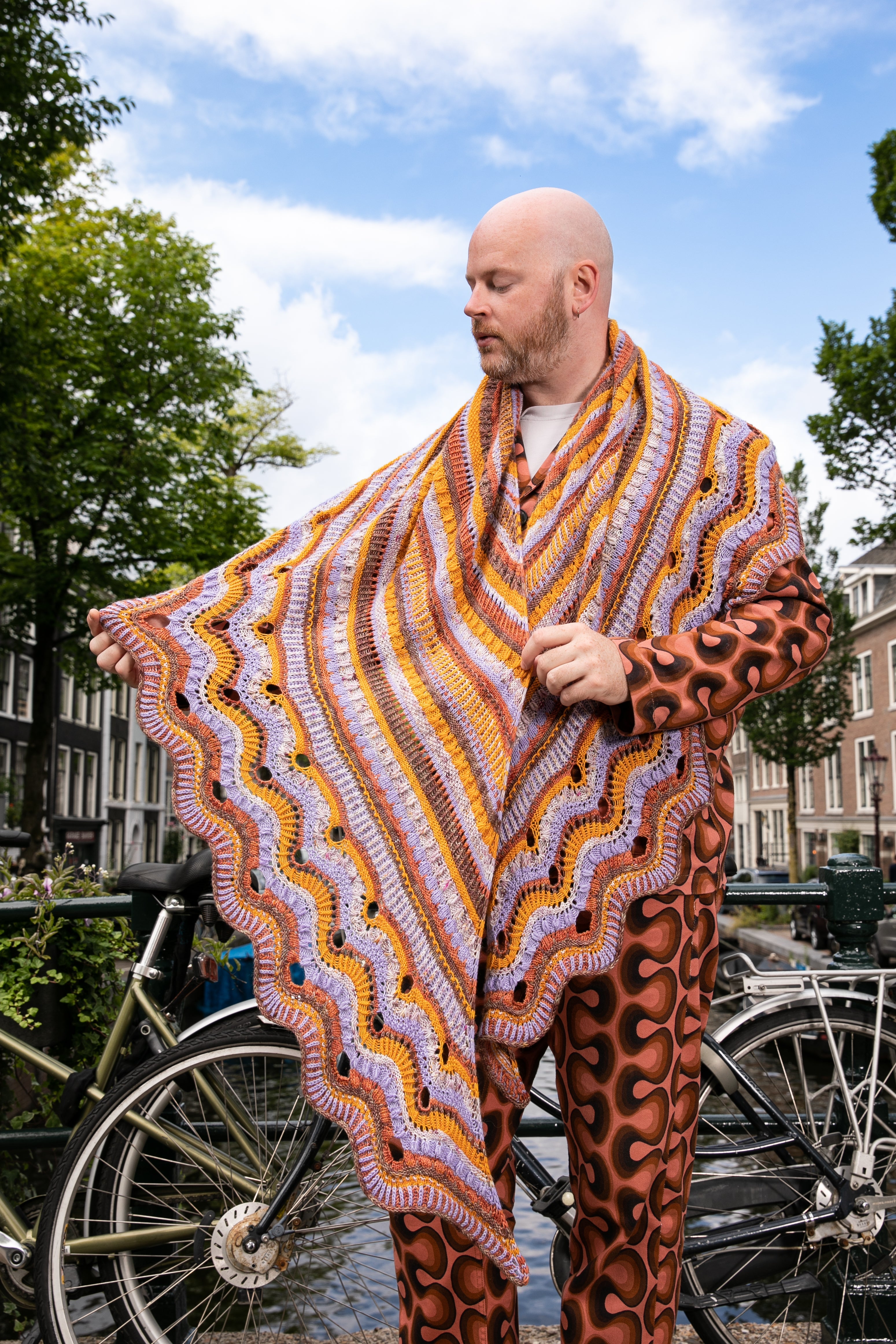 DELECTABLE COLLECTIBLE SHAWL PATTERN