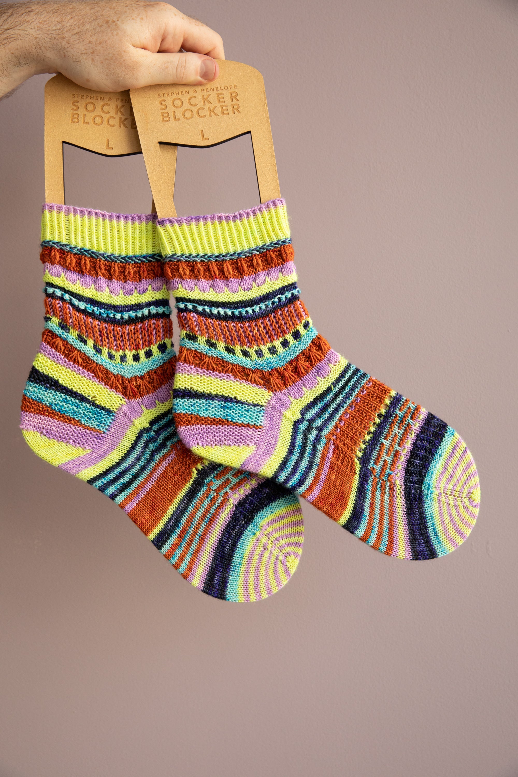 DELECTABLE COLLECTIBLE SOCKS PATTERN