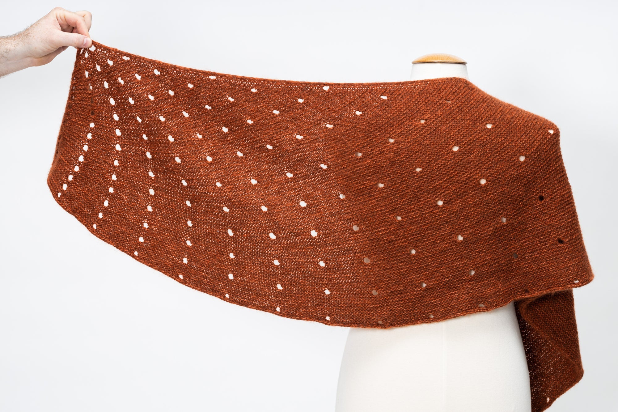 DOTTED RAYS PATTERN