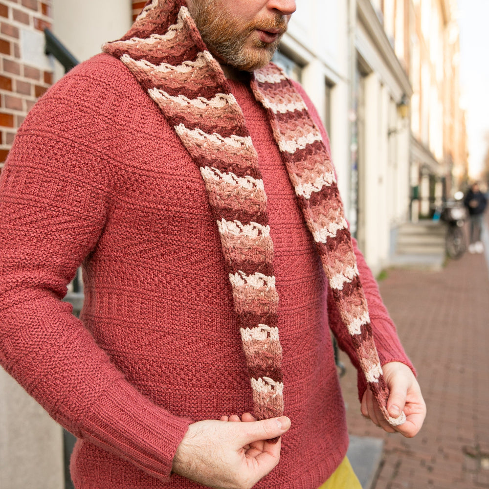 EMBOSSED JACQUARD SKINNY SCARF PATTERN