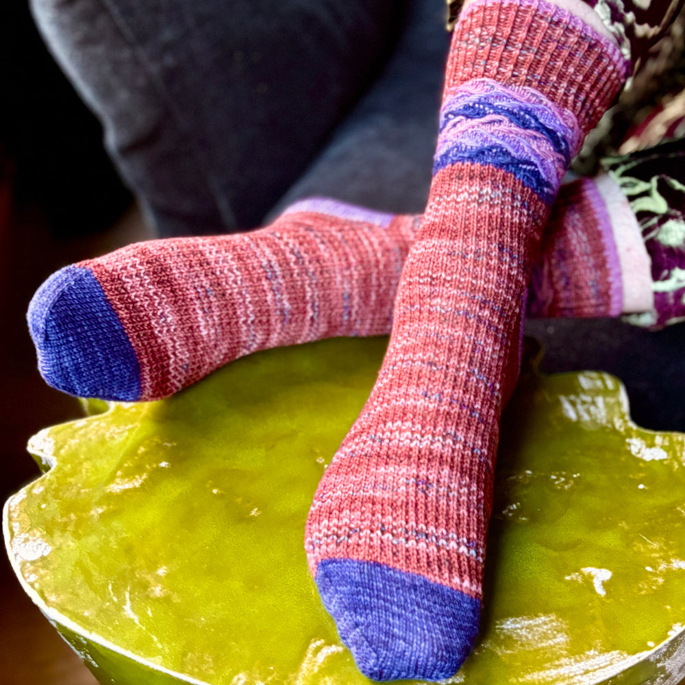 EMBOSSED JACQUARD SOCKS PATTERN
