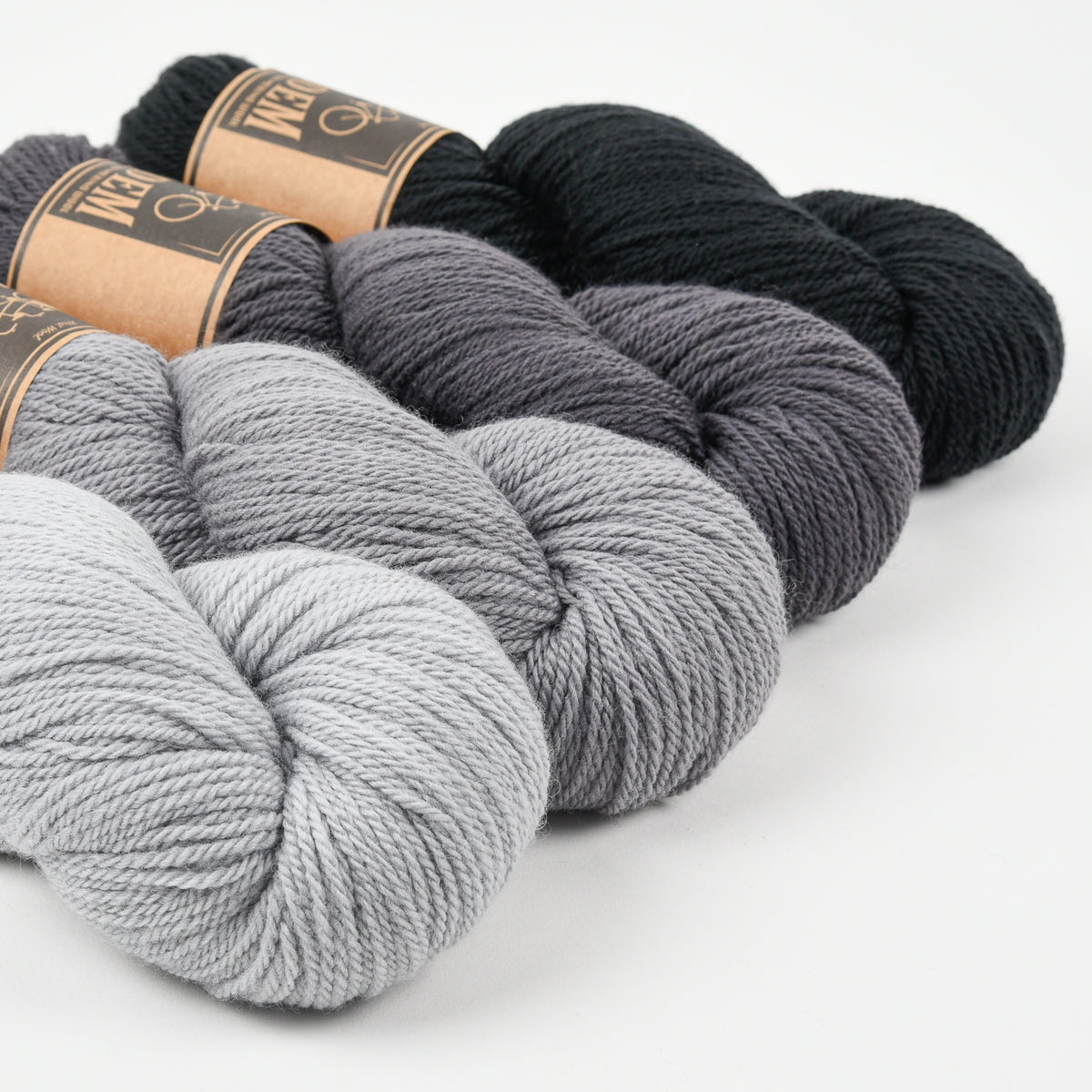 GEOGRADIENT BLANKET - GREY GRADIENT