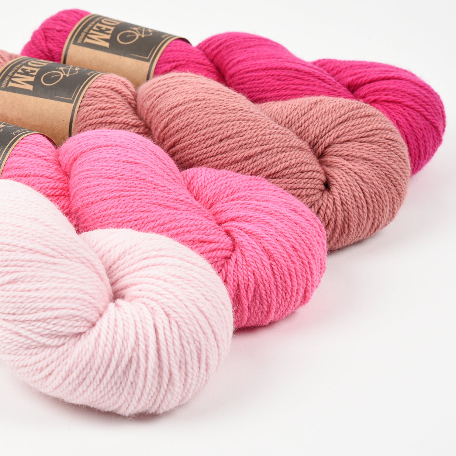 GEOGRADIENT BLANKET - TAFFY GRADIENT