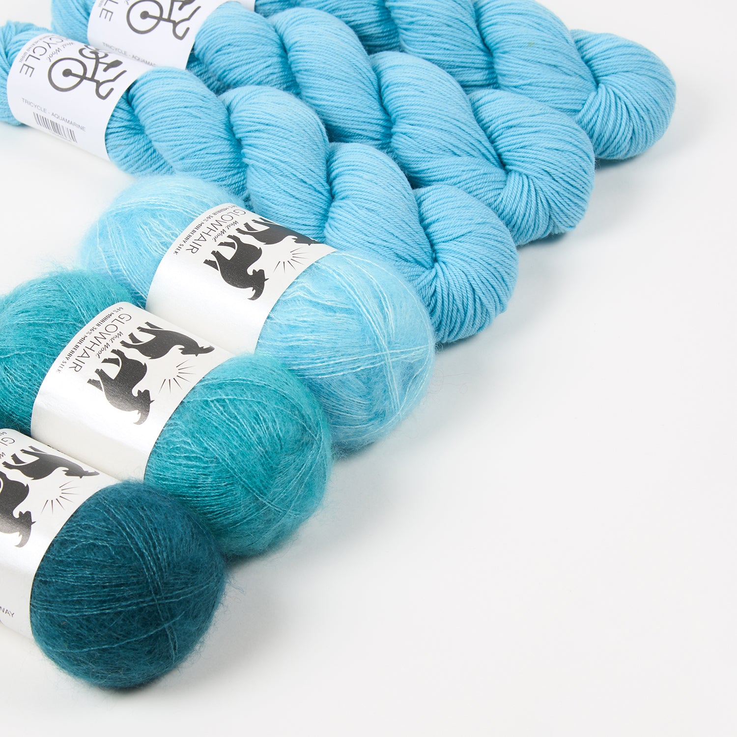 GLOWHAIR FROST COWL - AWESOME AQUAMARINE