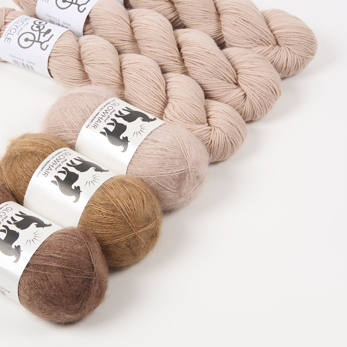 GLOWHAIR FROST COWL - SPLENDID SAND