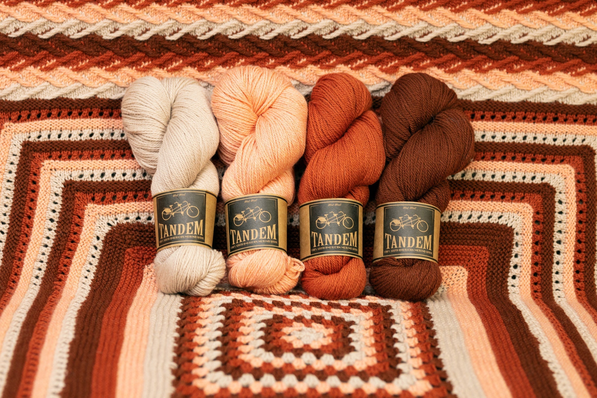 GEOGRADIENT BLANKET PATTERN