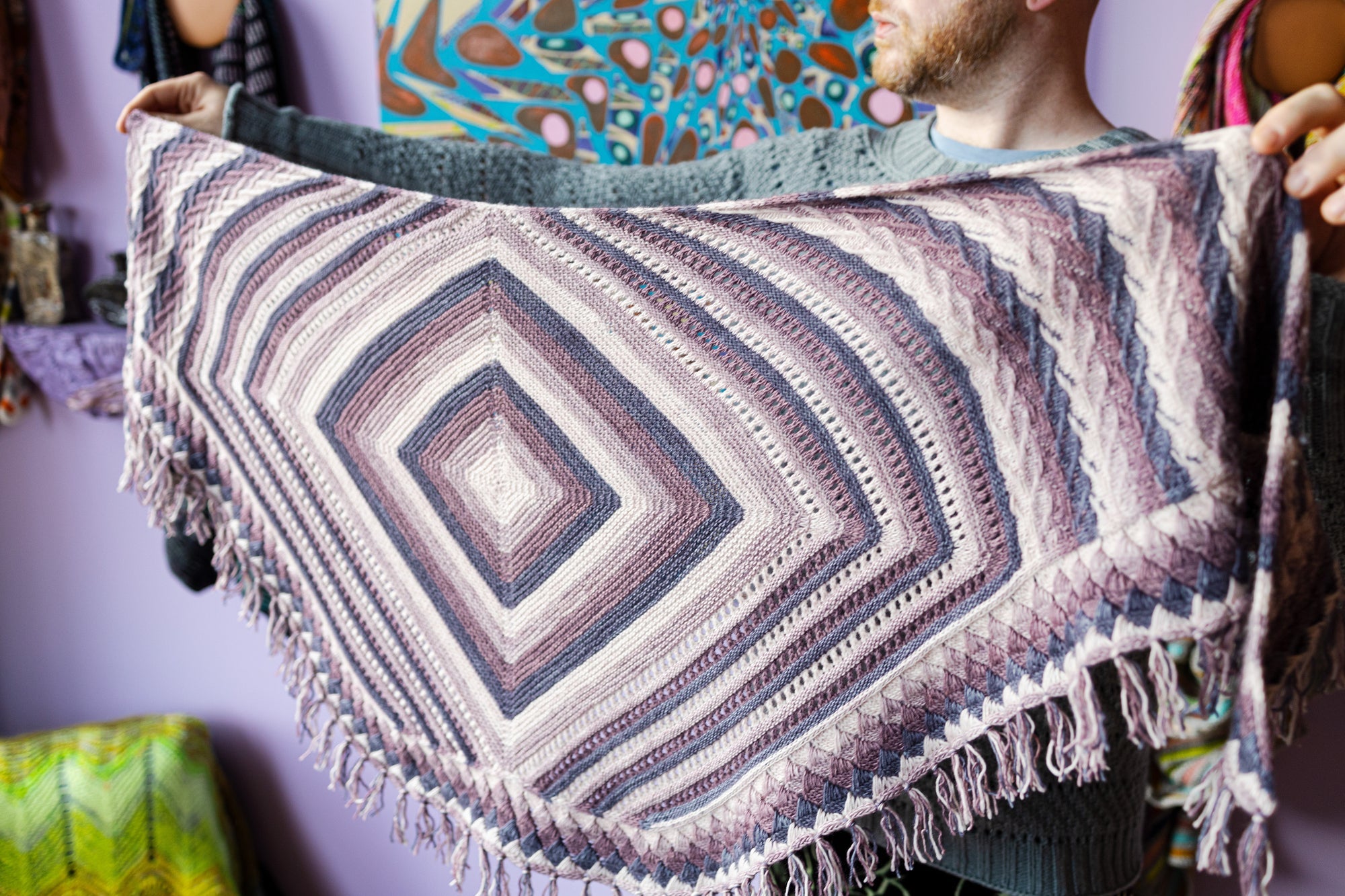 GEOGRADIENT SHAWL PATTERN