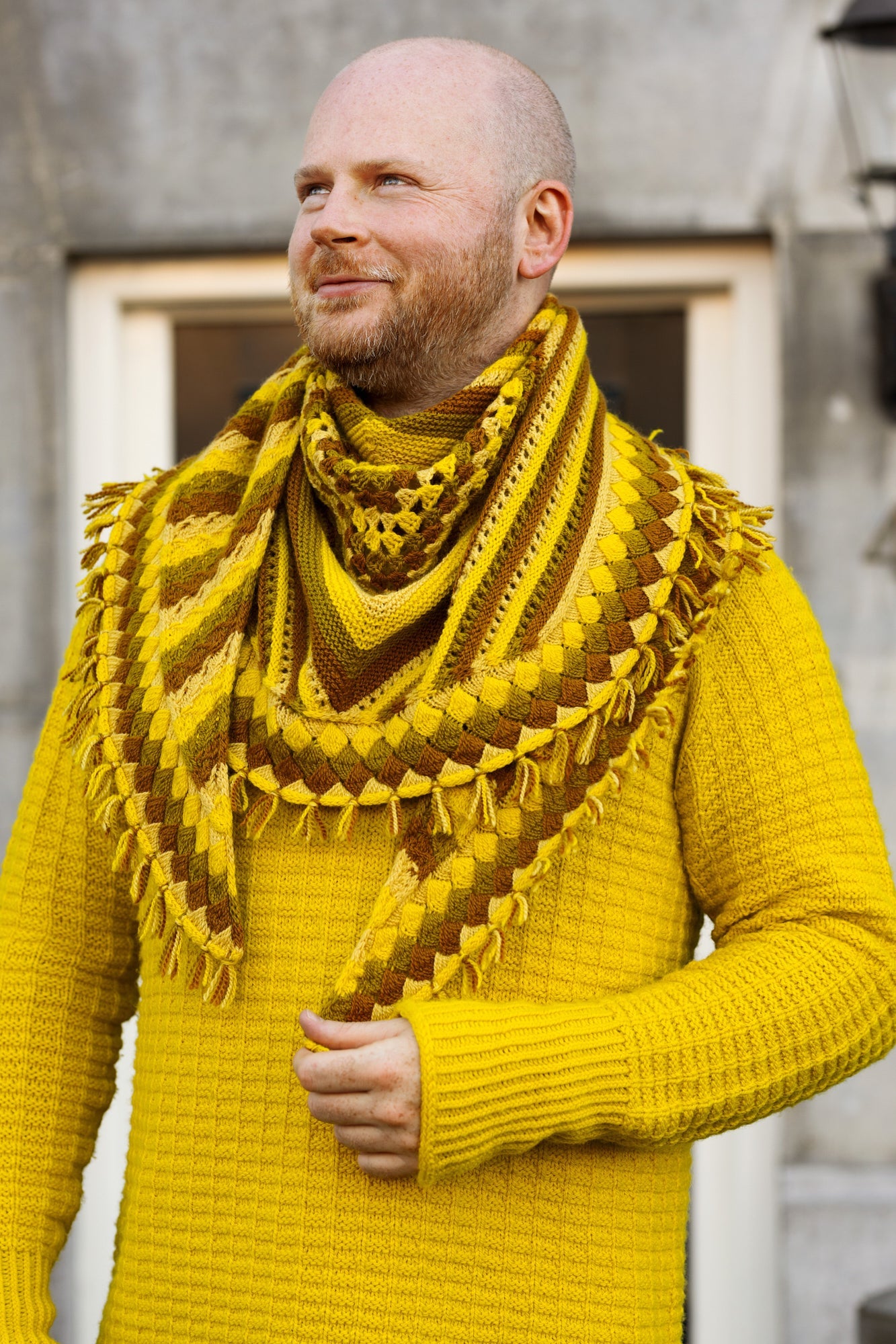 GEOGRADIENT SHAWL PATTERN
