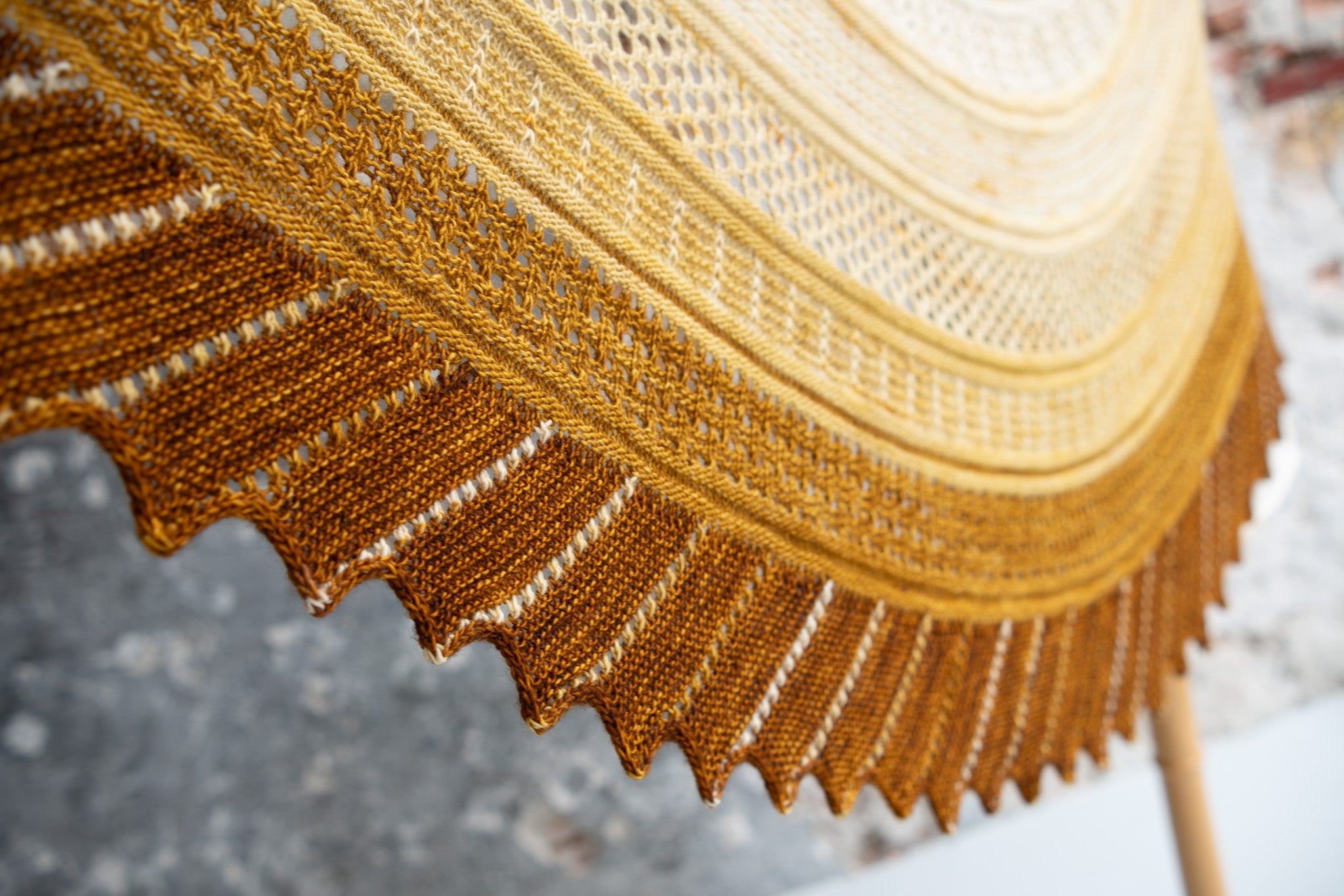 GLITTERING SNOWSCAPE SHAWL PATTERN