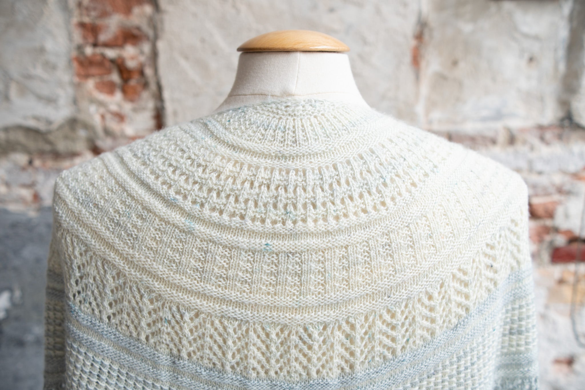 GLITTERING SNOWSCAPE SHAWL PATTERN