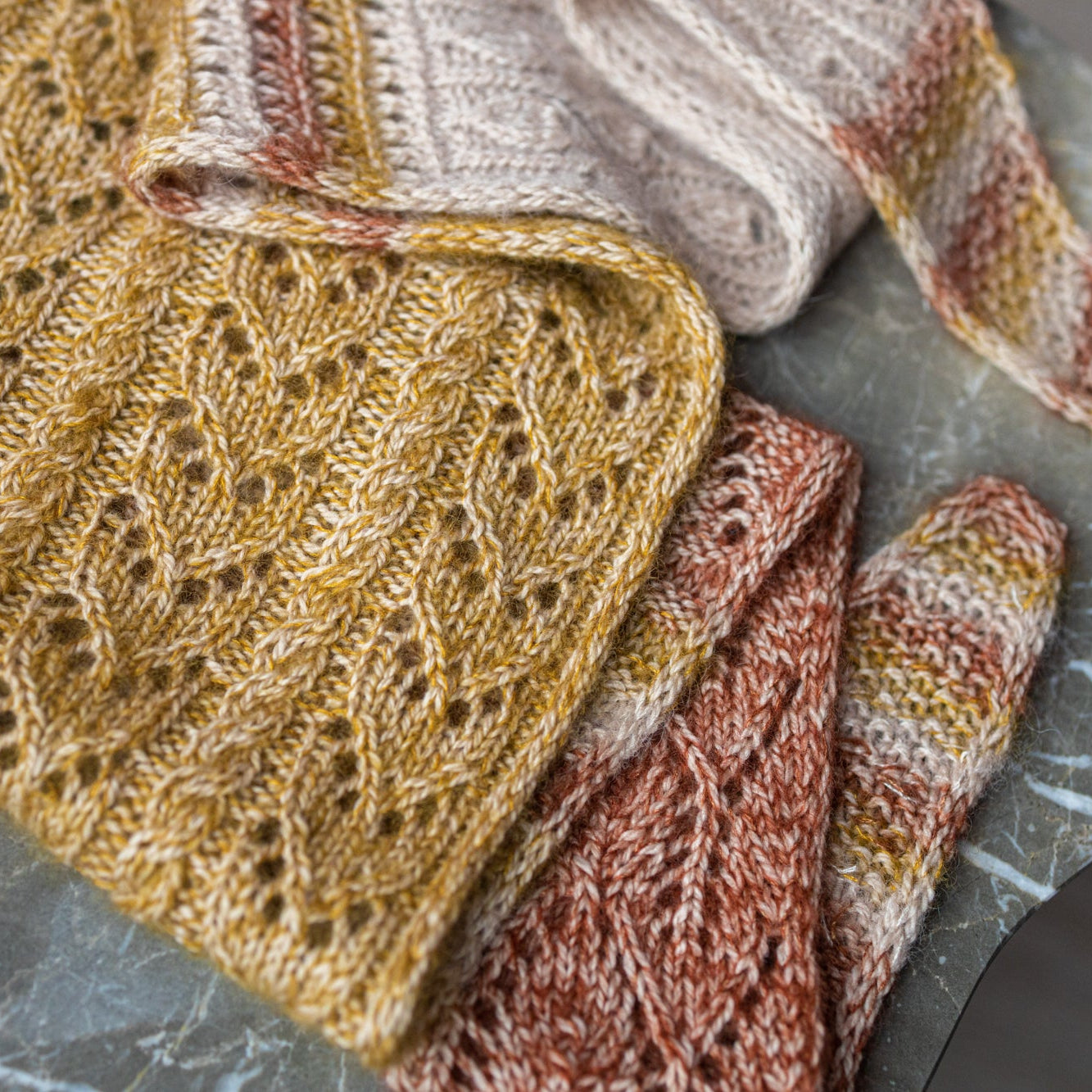Glowhair Frost Scarflet
