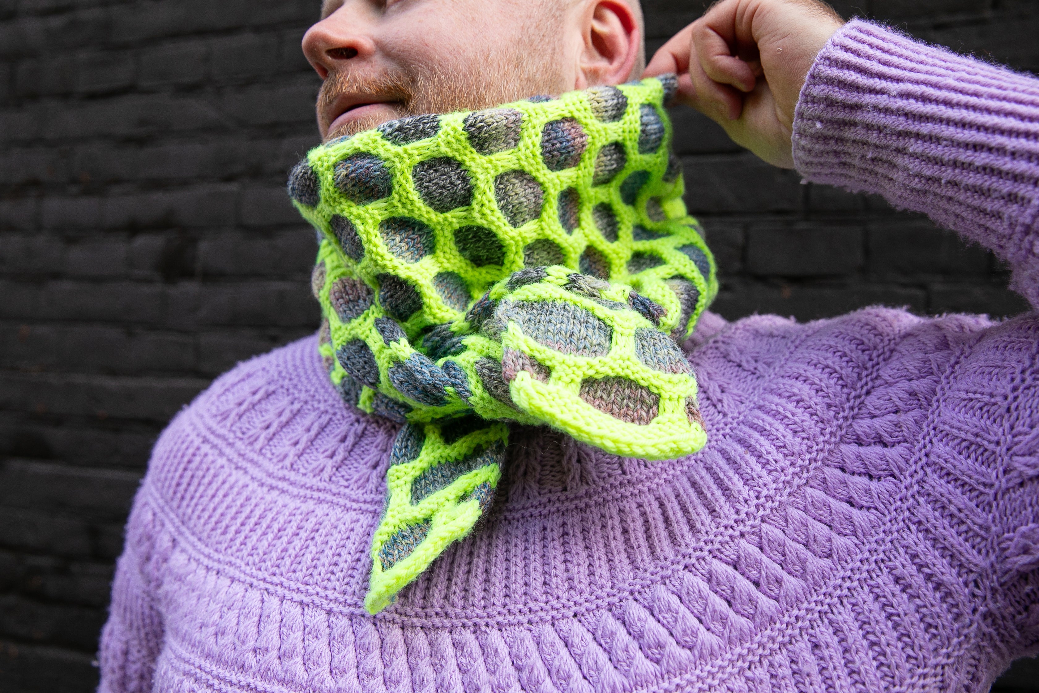 HONEYCOMB SCARFLET PATTERN