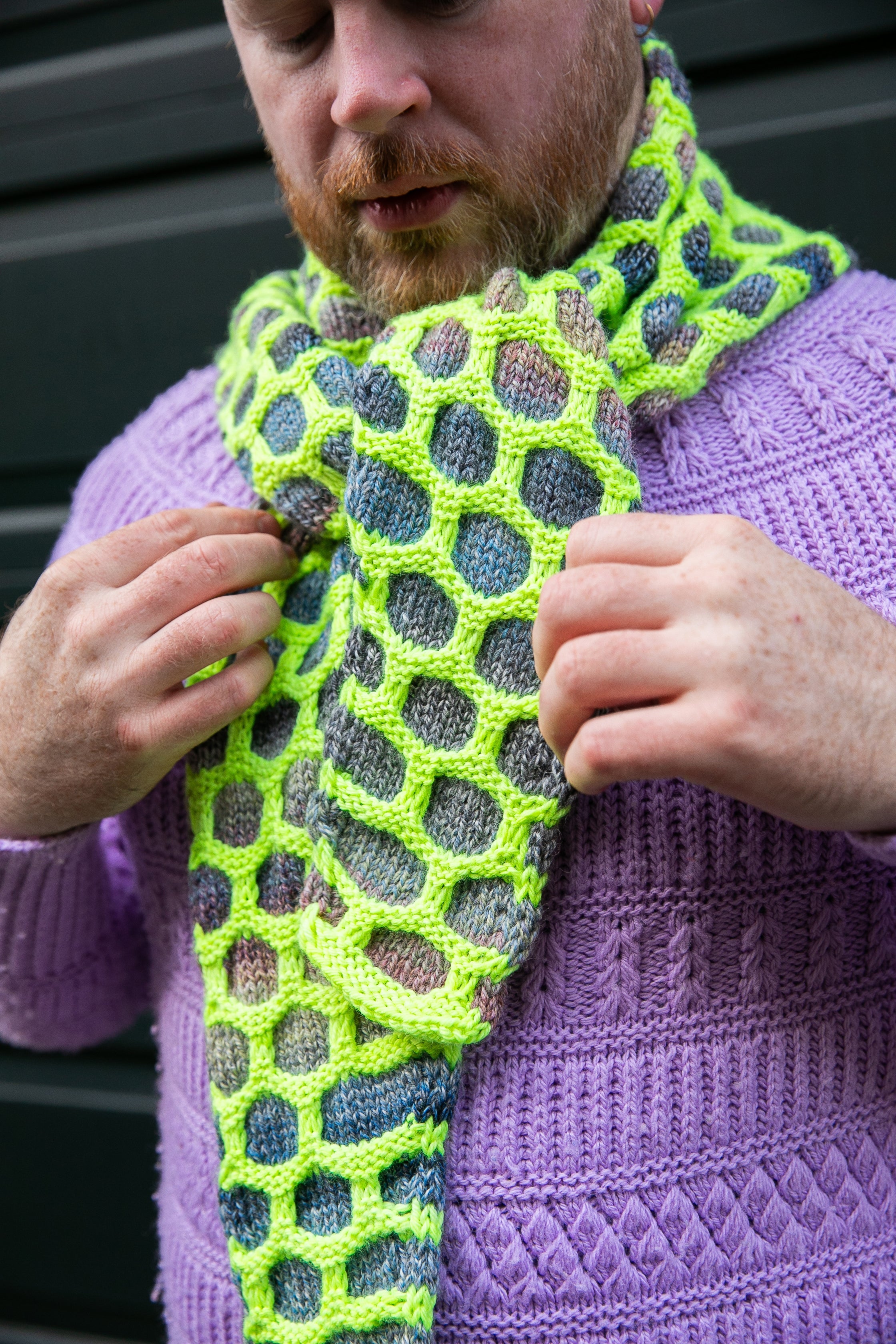 HONEYCOMB SCARFLET PATTERN