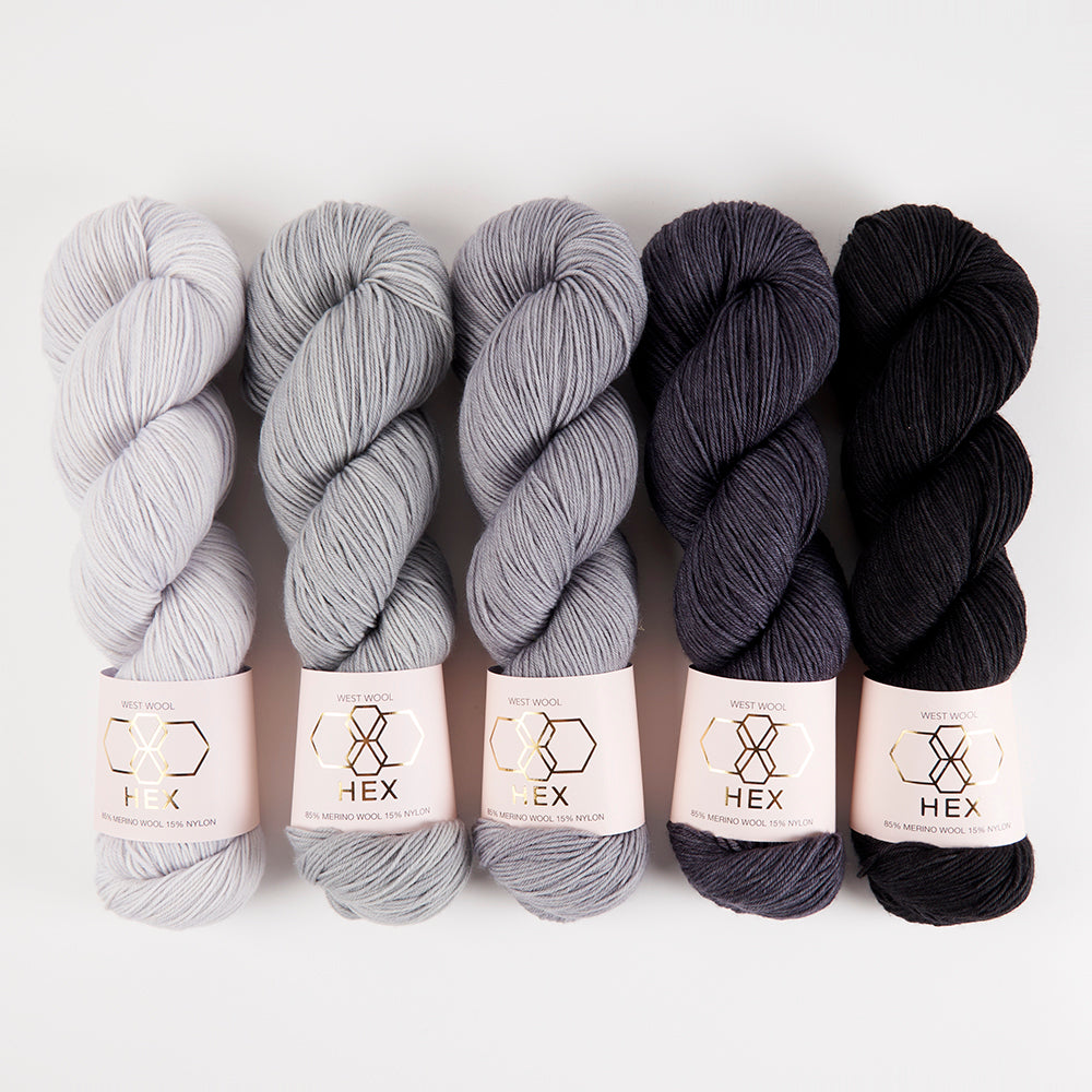 GLITTERING SNOWSCAPE SHAWL