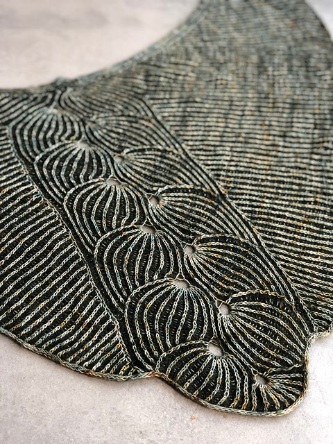 FLYING FOXTAIL SHAWL PATTERN
