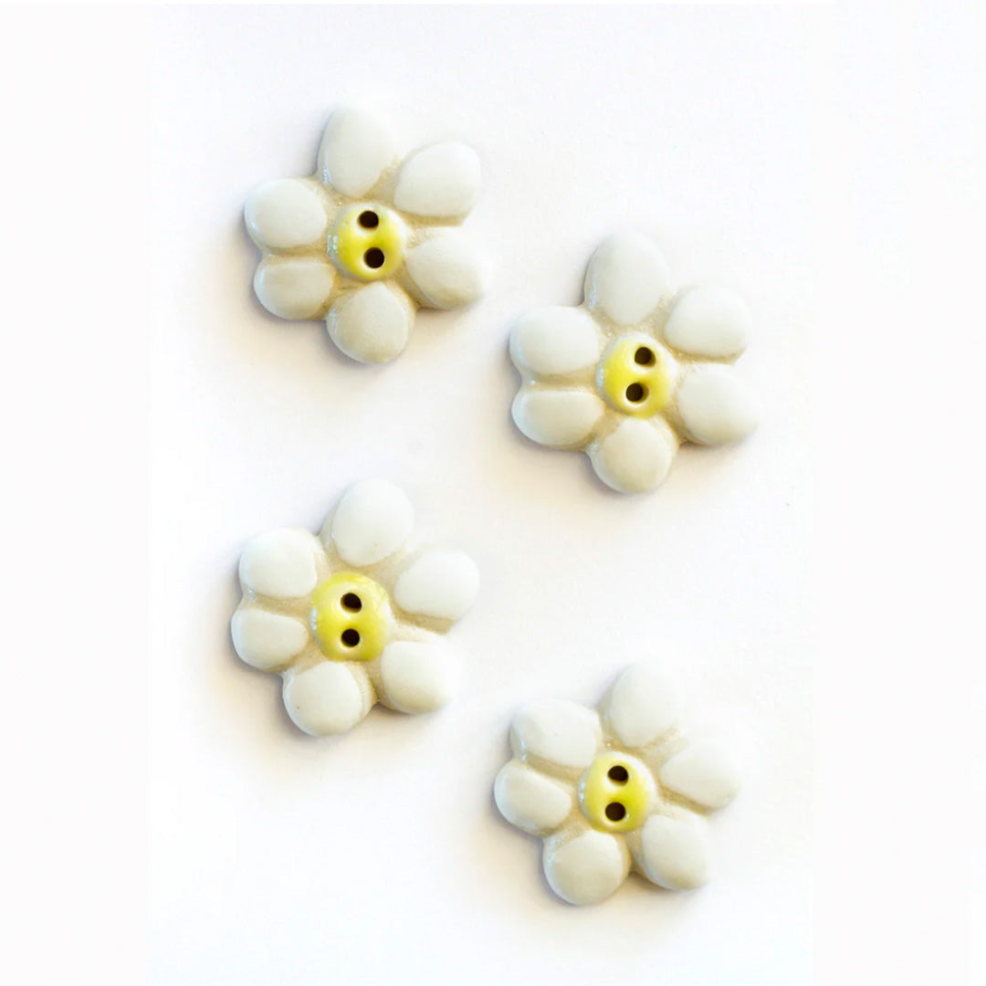 WHITE FLOWERS BUTTONS